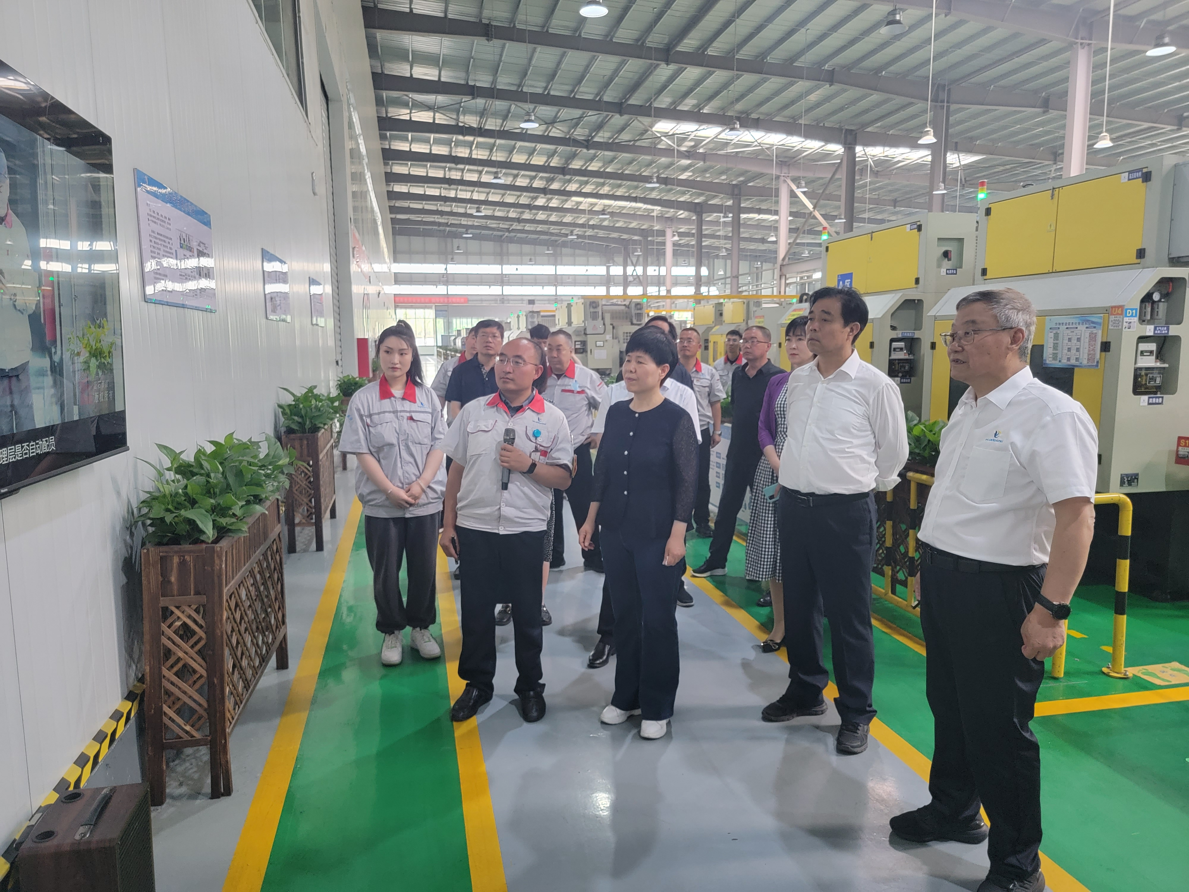 省工商聯(lián)主席景普秋深入華翔集團走訪調研
